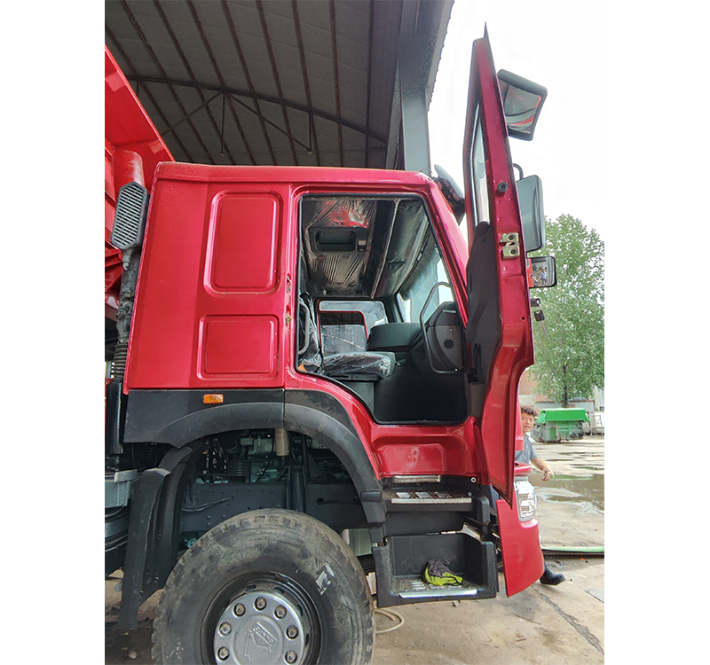 Used SINOTRUK HOWO DUMP TRUCK  6*4 /8*4 Wheels  371hp Tipper Truck for High Quality and Price Sale